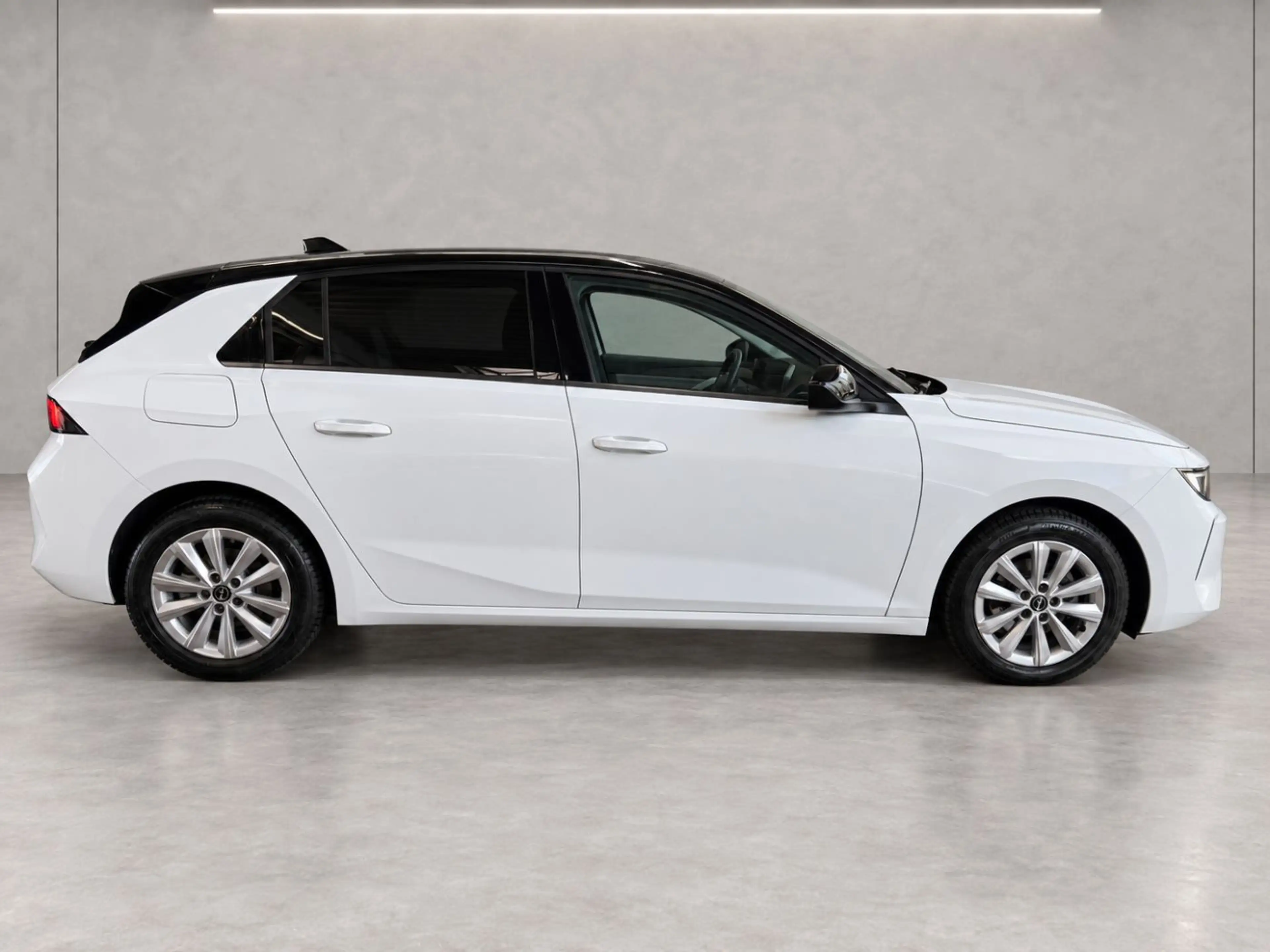 Opel Astra L 1.2 Turbo Elegance LED+Navi+SHZ+2xKlima — photo 9