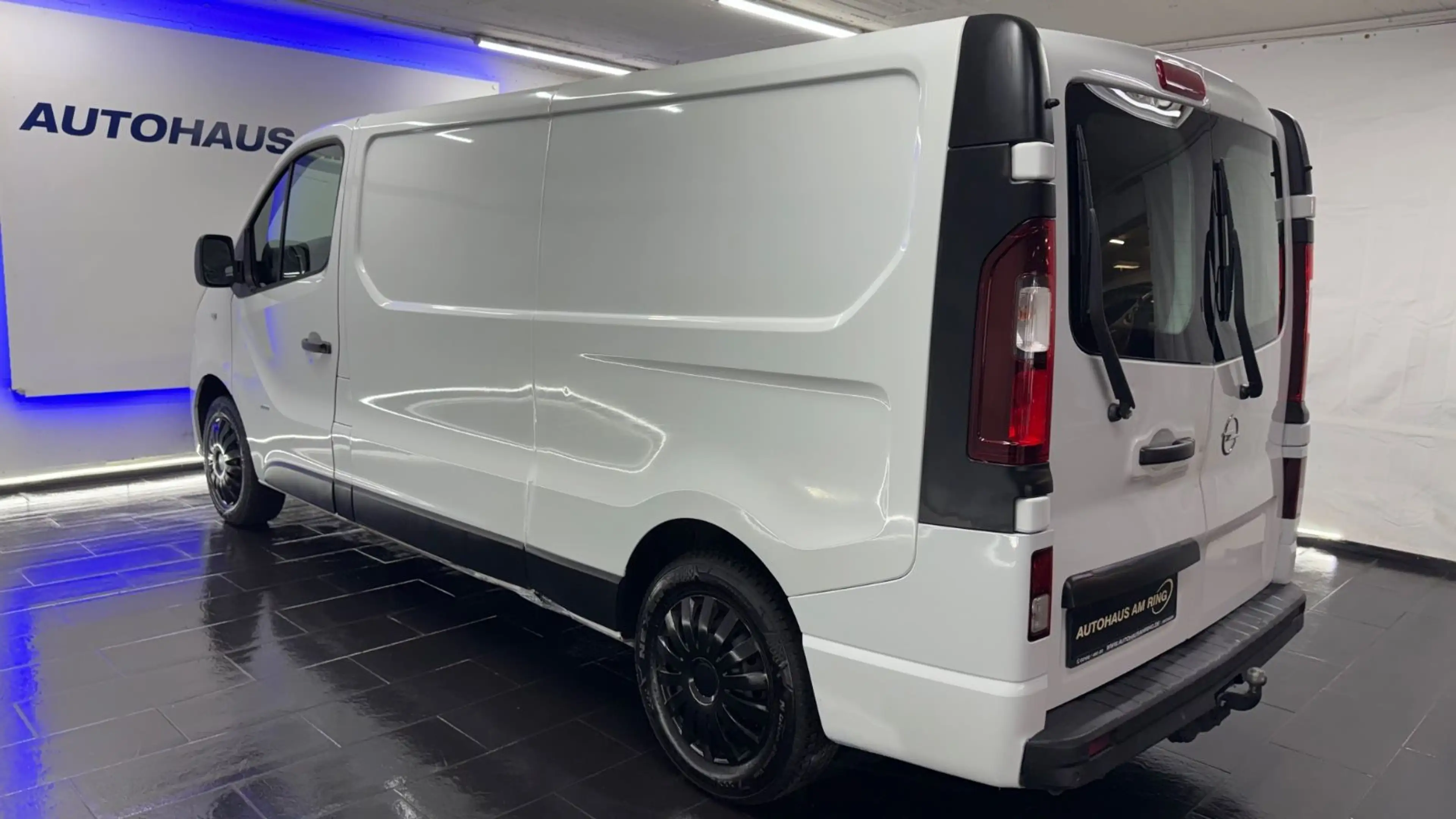 Opel Vivaro B 1.6 CDTI 3t L2 PDC 4SEASON AHK 3-SITZ — photo 9