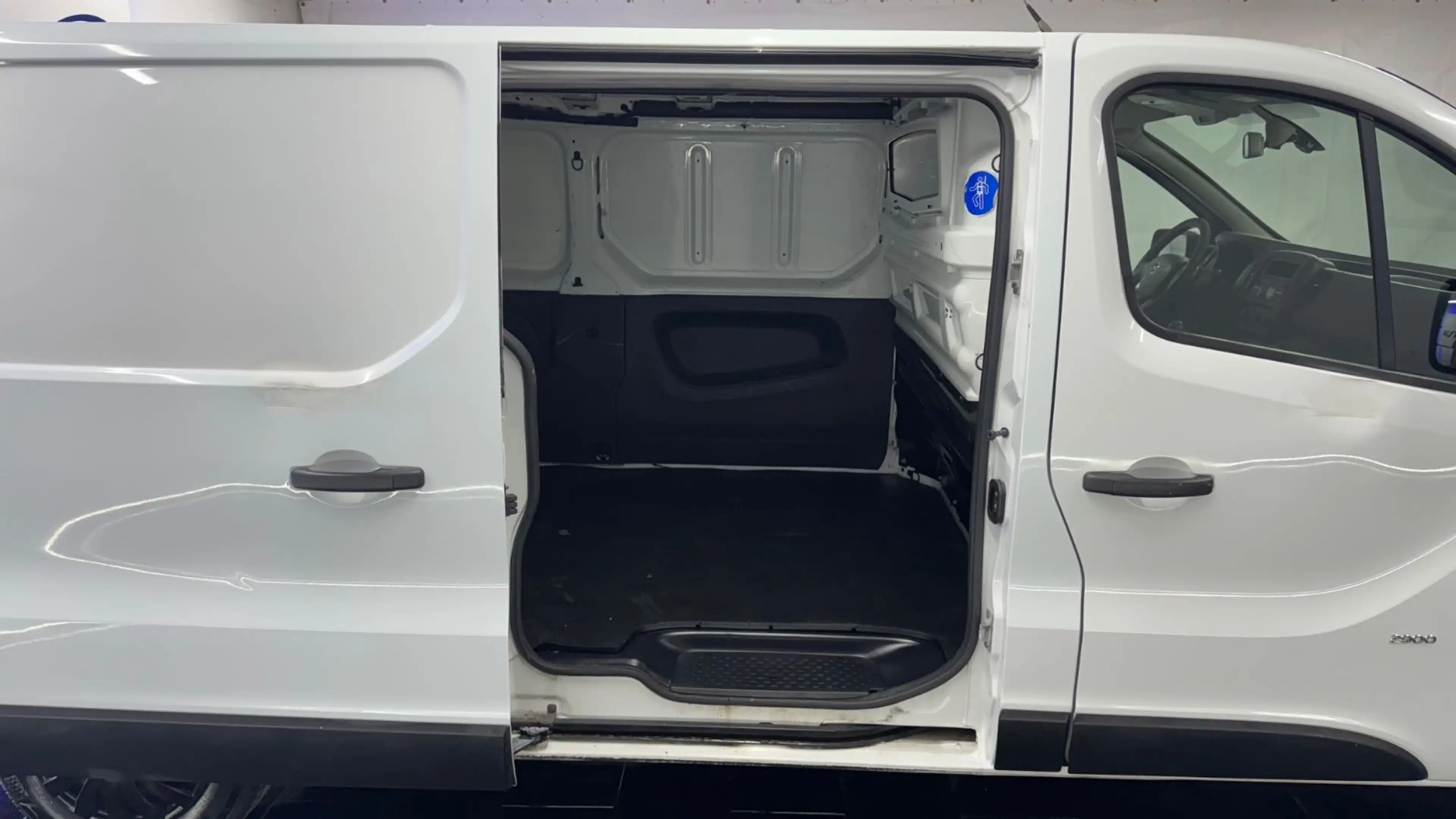 Opel Vivaro B 1.6 CDTI 3t L2 PDC 4SEASON AHK 3-SITZ — photo 12