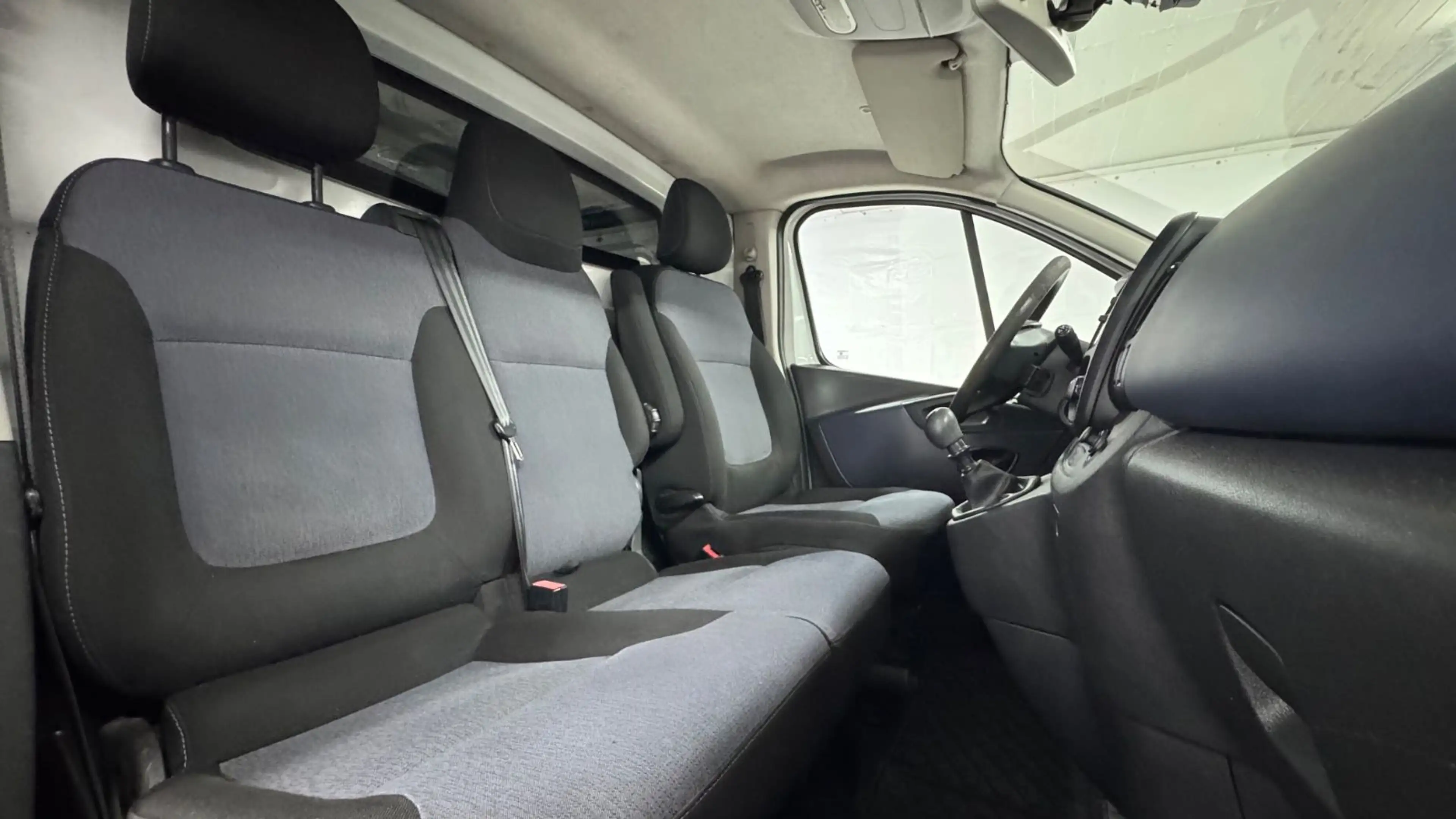 Opel Vivaro B 1.6 CDTI 3t L2 PDC 4SEASON AHK 3-SITZ — photo 14