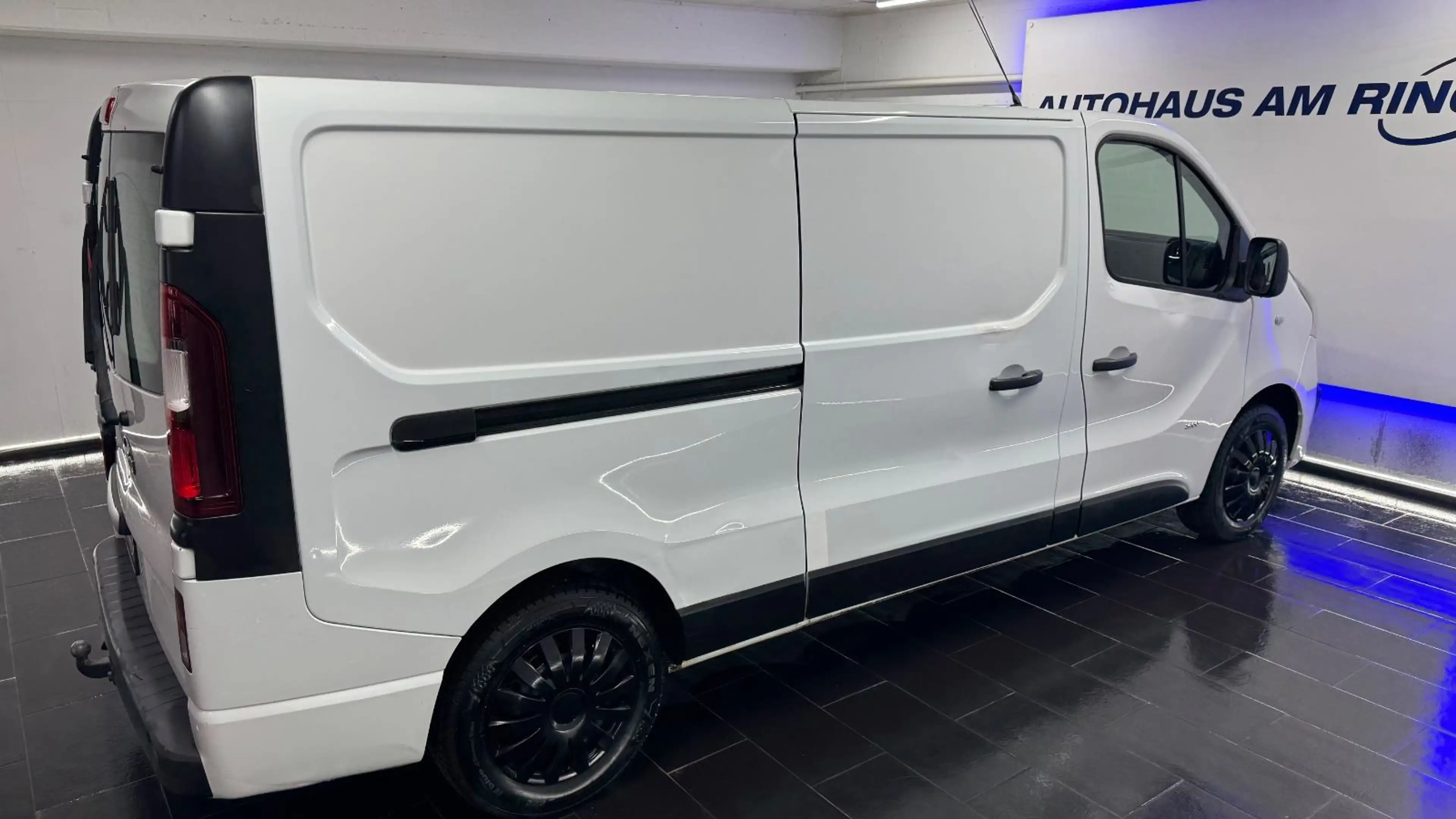 Opel Vivaro B 1.6 CDTI 3t L2 PDC 4SEASON AHK 3-SITZ — photo 8