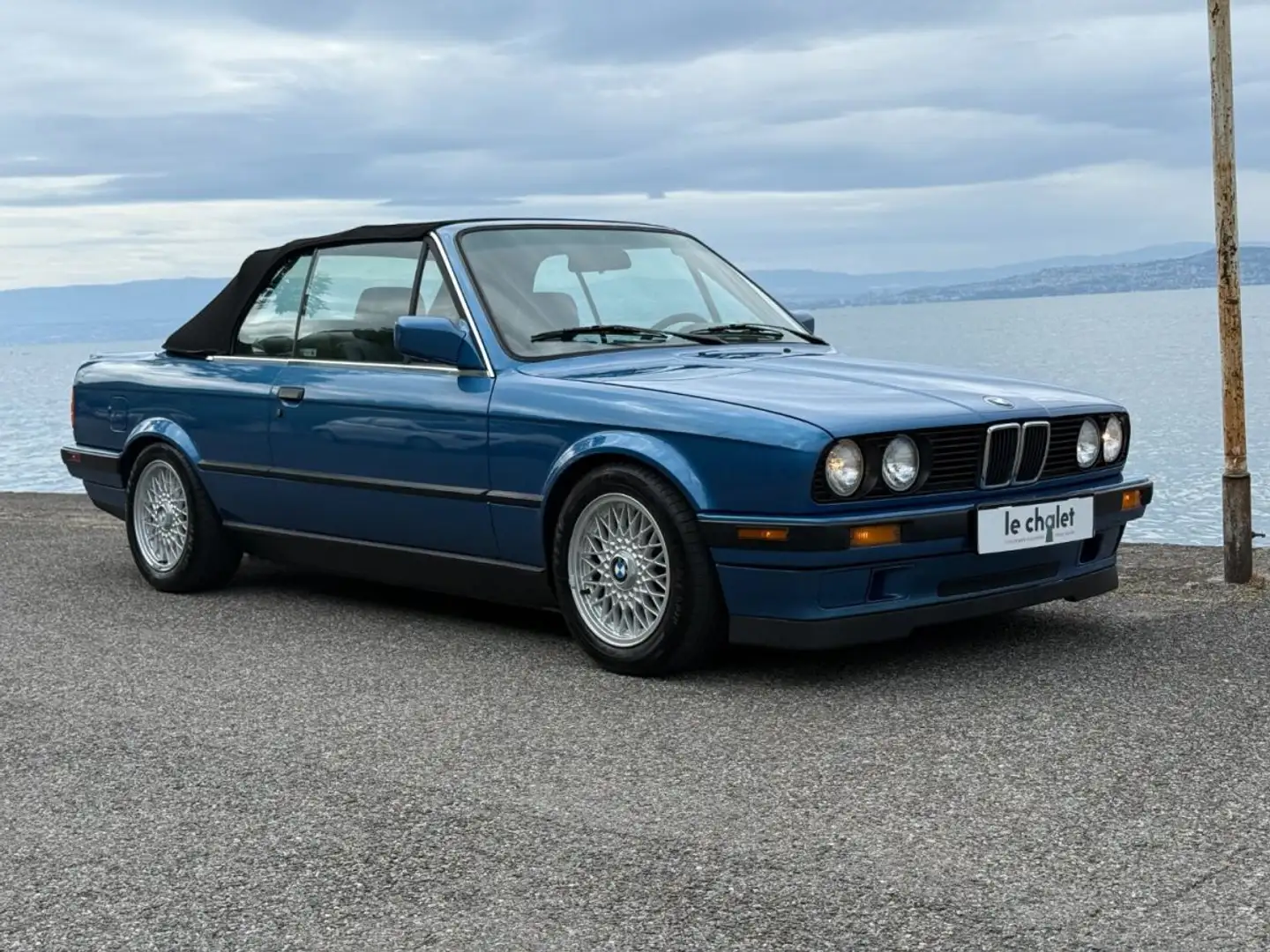 BMW 318 E30 318i Cabriolet last edition Neon Blue (Version Bleu - 1