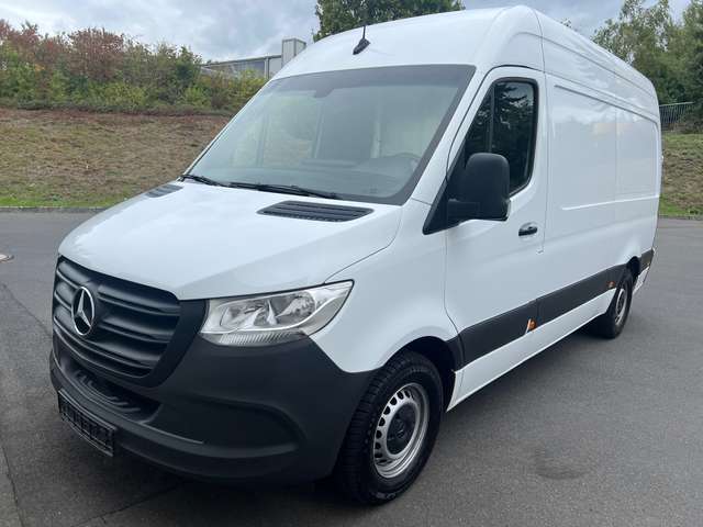 Imagine Mercedes-Benz Sprinter 314 CDI RWD H2L2 (907.633) Kamera
