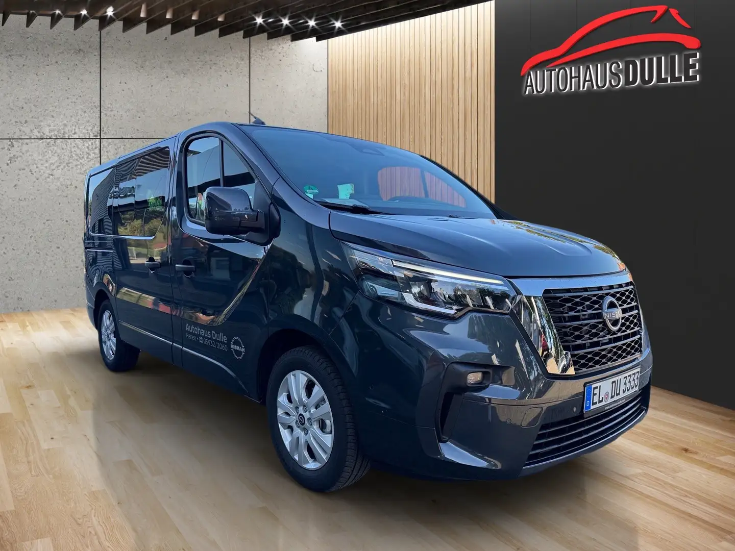 Nissan Primastar L1H1 2,8t Tekna AHK Schwarz - 2