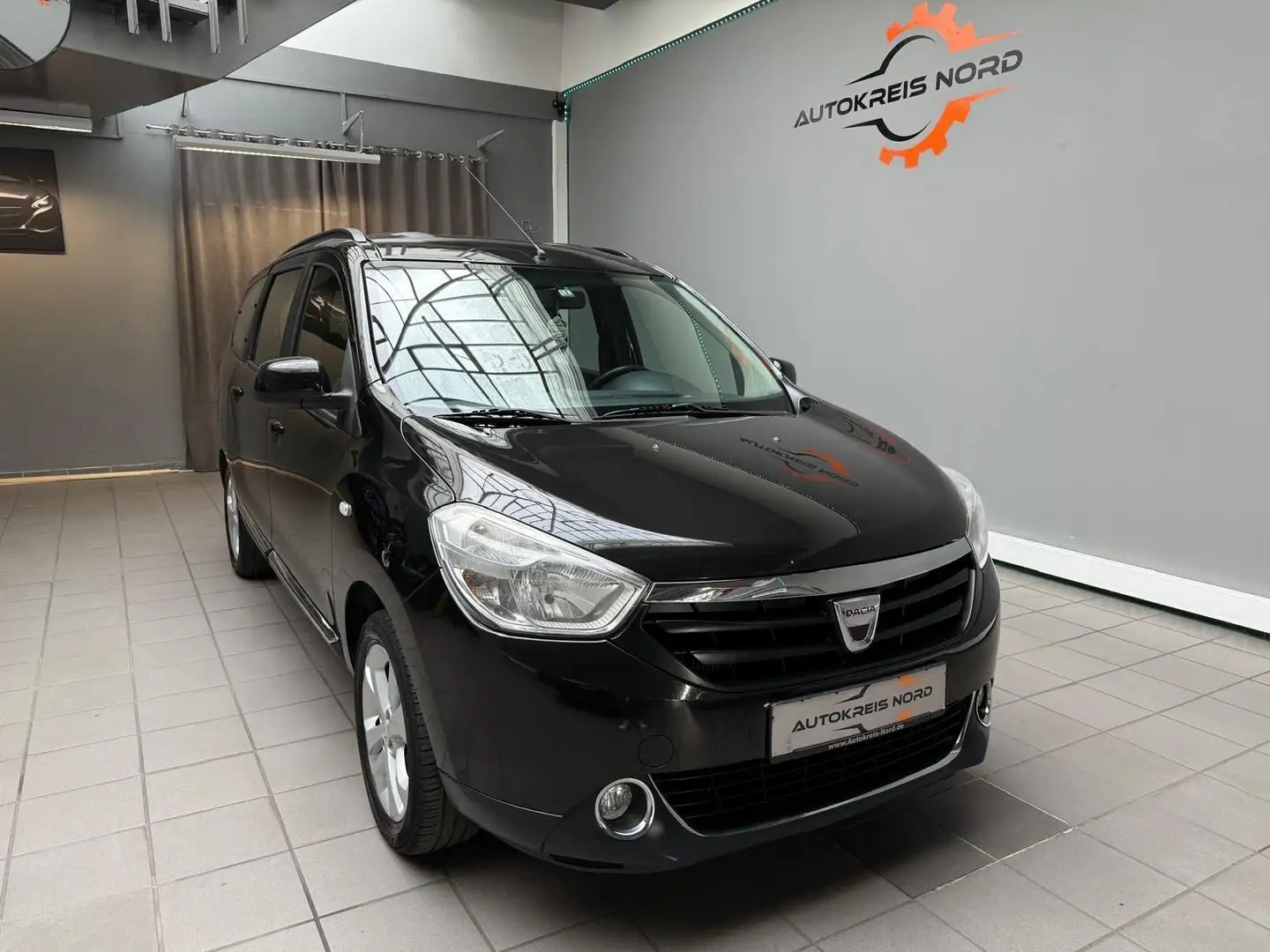 Dacia Lodgy Dacia Lodgy 1.2 TCe Prestige +HU NEU+7SITZE+NAVI Schwarz - 1