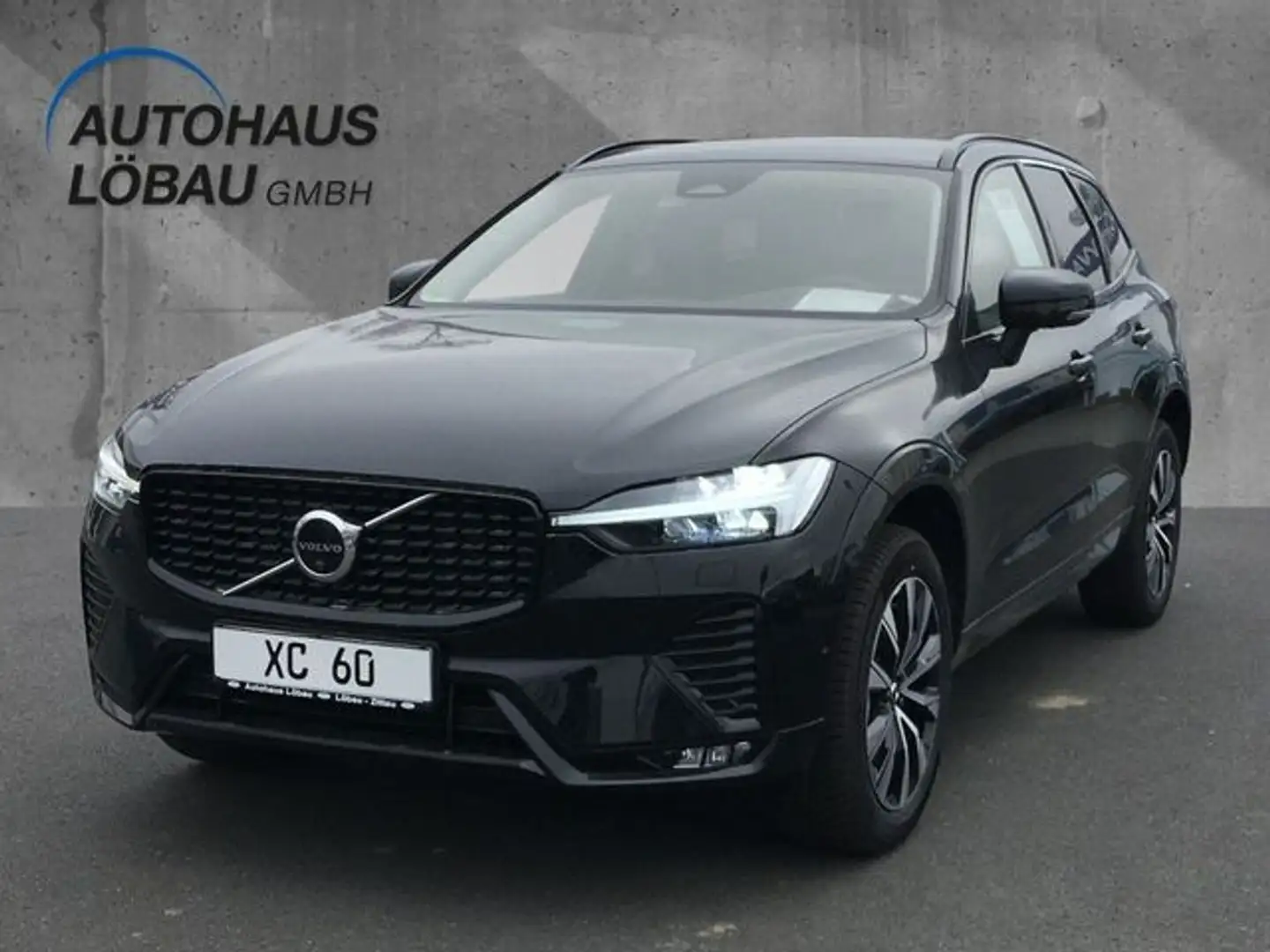 Volvo XC60 B4 Diesel AWD Plus Dark StandHZG AHK-klappbar Navi Schwarz - 1