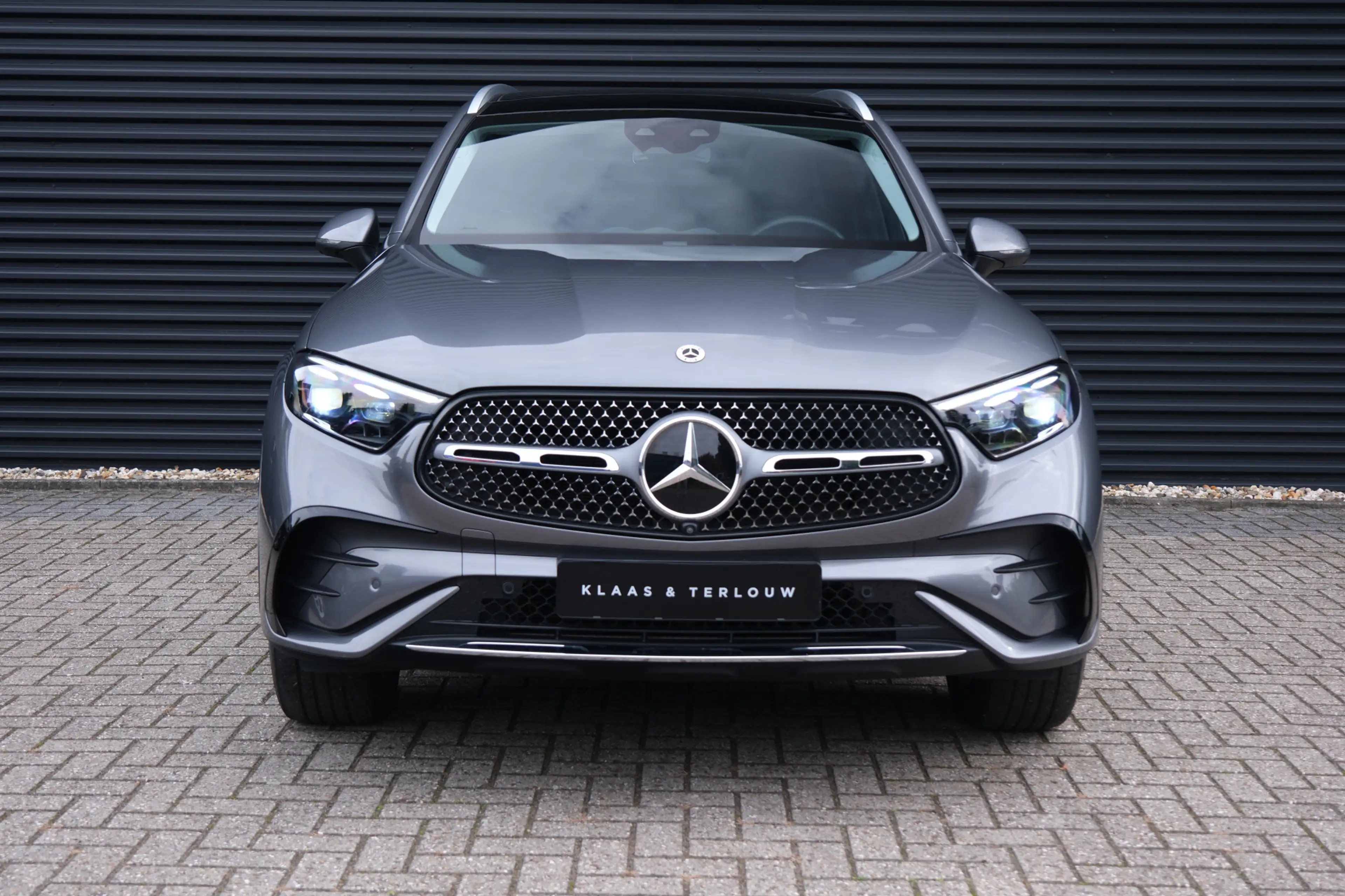 Mercedes-Benz GLC 300 300e 4MATIC AMG Line | Massage | Schuifkanteldak | — photo 9