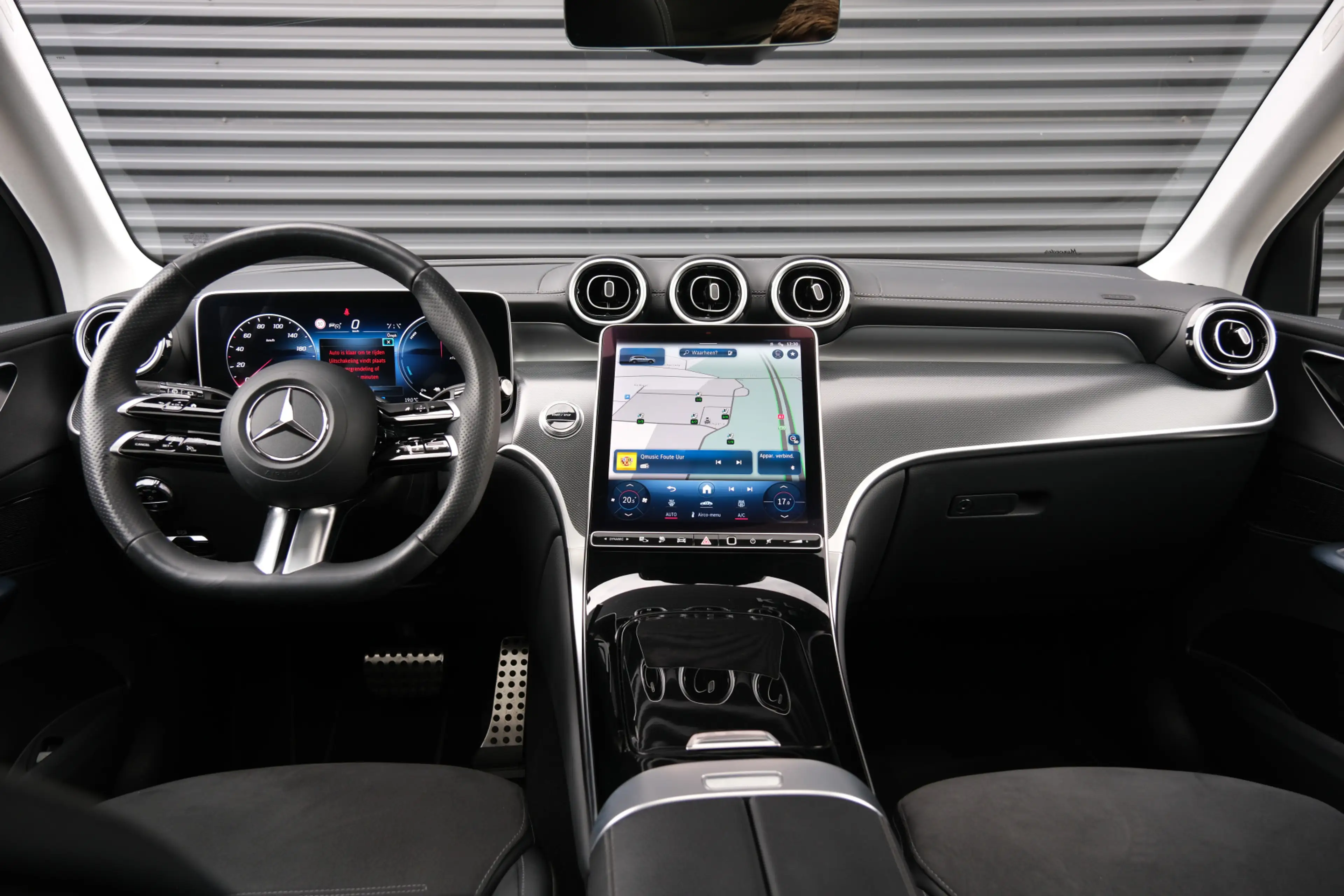 Mercedes-Benz GLC 300 300e 4MATIC AMG Line | Massage | Schuifkanteldak | — photo 3