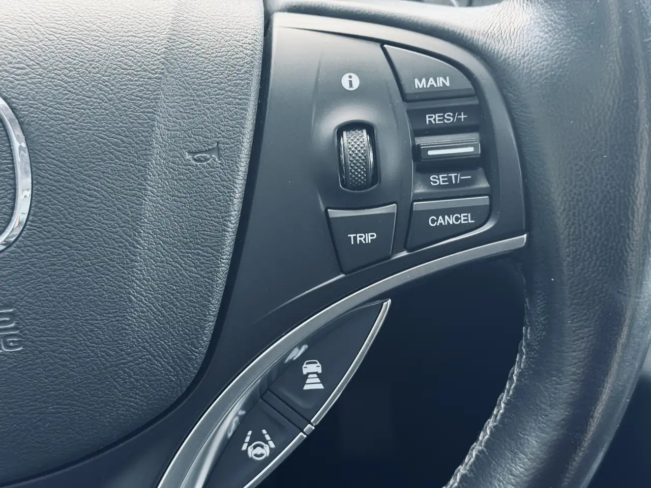 Acura MDX снимка Acura MDX