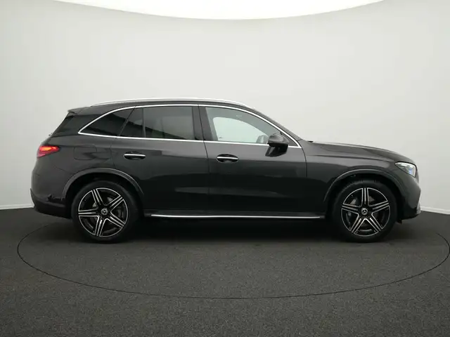 Mercedes-Benz GLC view 5