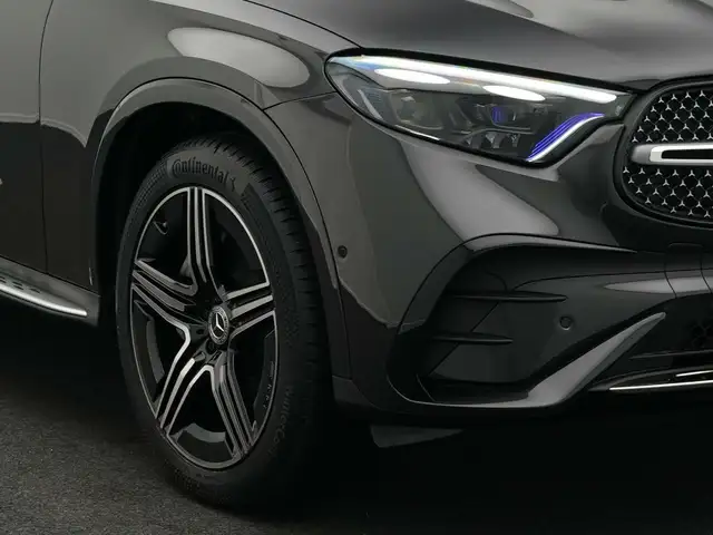 Mercedes-Benz GLC view 9