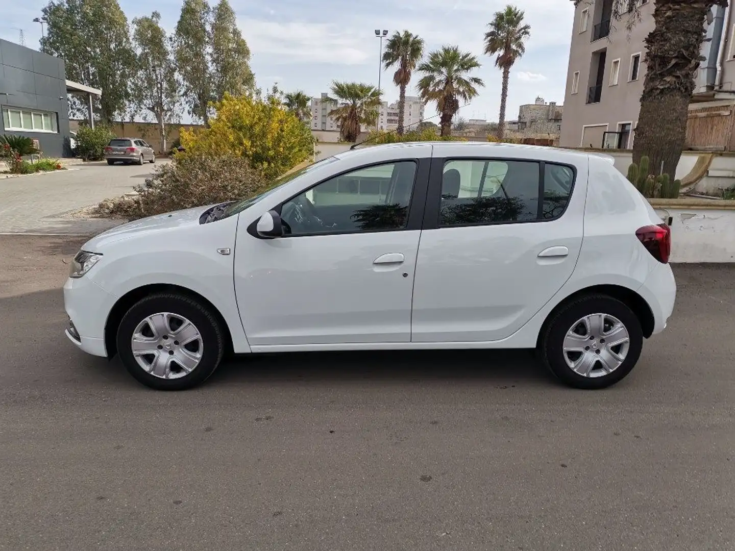 Dacia Sandero 1.0 SCe 12V 75CV Start&Stop Comfort Bianco - 2