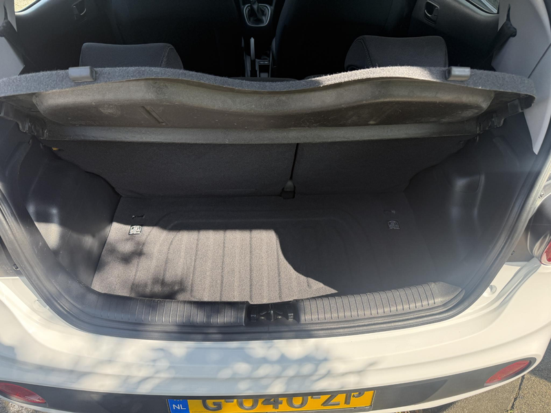 Hyundai i10 1.0i Comfort Apple carplay / Android auto / Park s — photo 17