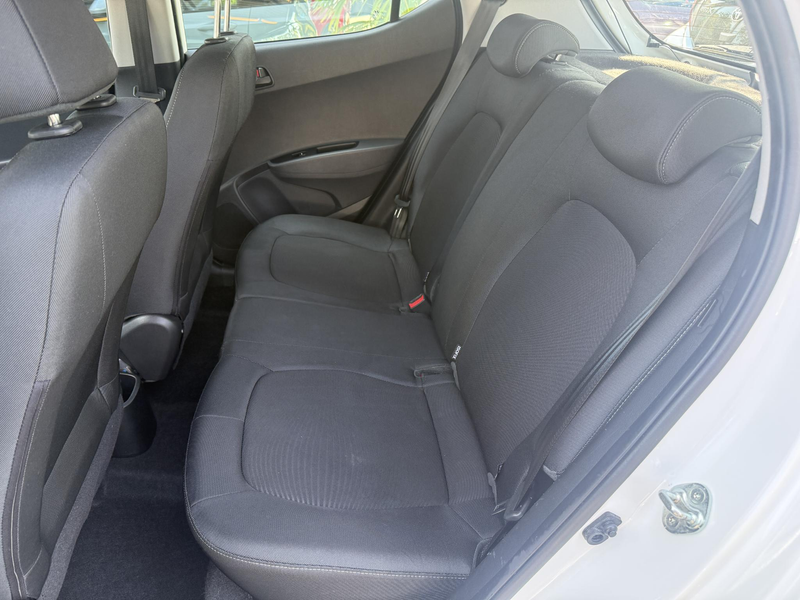 Hyundai i10 1.0i Comfort Apple carplay / Android auto / Park s — photo 14