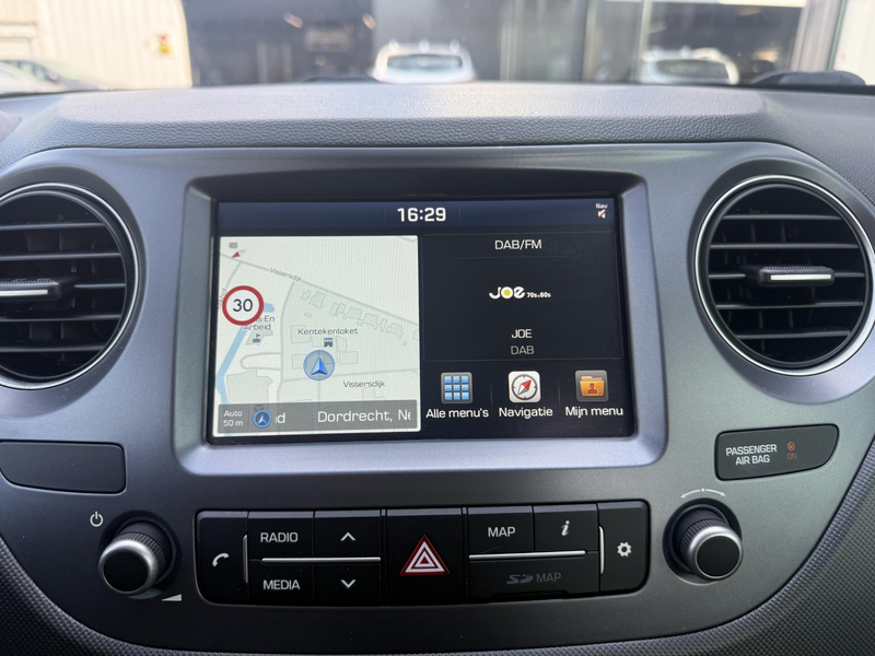 Hyundai i10 1.0i Comfort Apple carplay / Android auto / Park s — photo 13