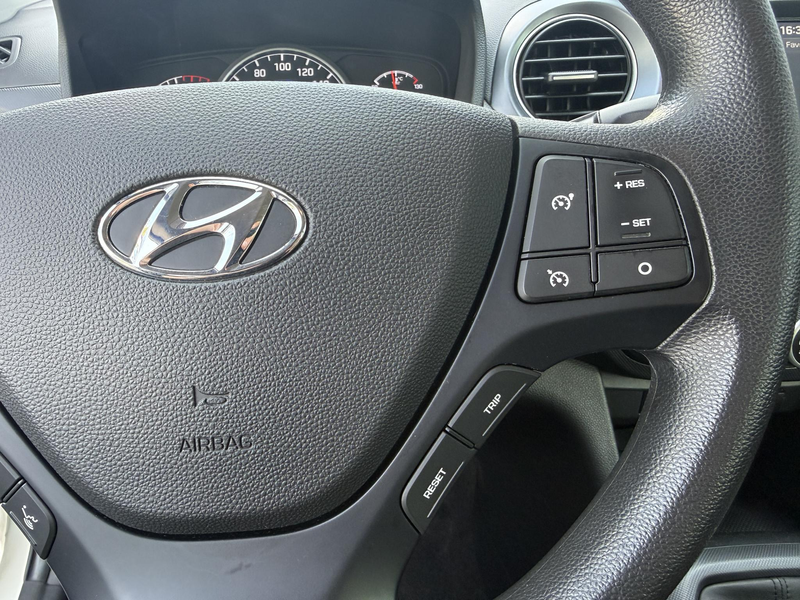 Hyundai i10 1.0i Comfort Apple carplay / Android auto / Park s — photo 10