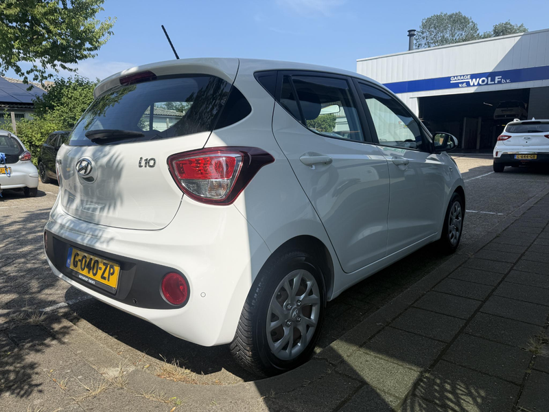 Hyundai i10 1.0i Comfort Apple carplay / Android auto / Park s — photo 6