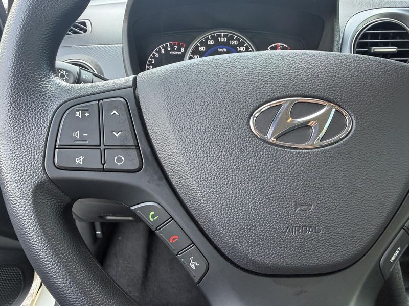 Hyundai i10 1.0i Comfort Apple carplay / Android auto / Park s — photo 9