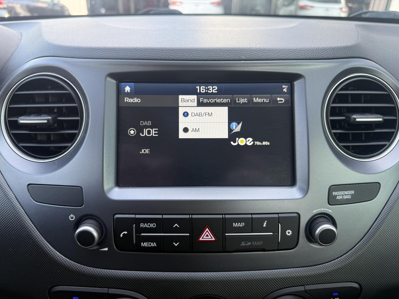 Hyundai i10 1.0i Comfort Apple carplay / Android auto / Park s — photo 15