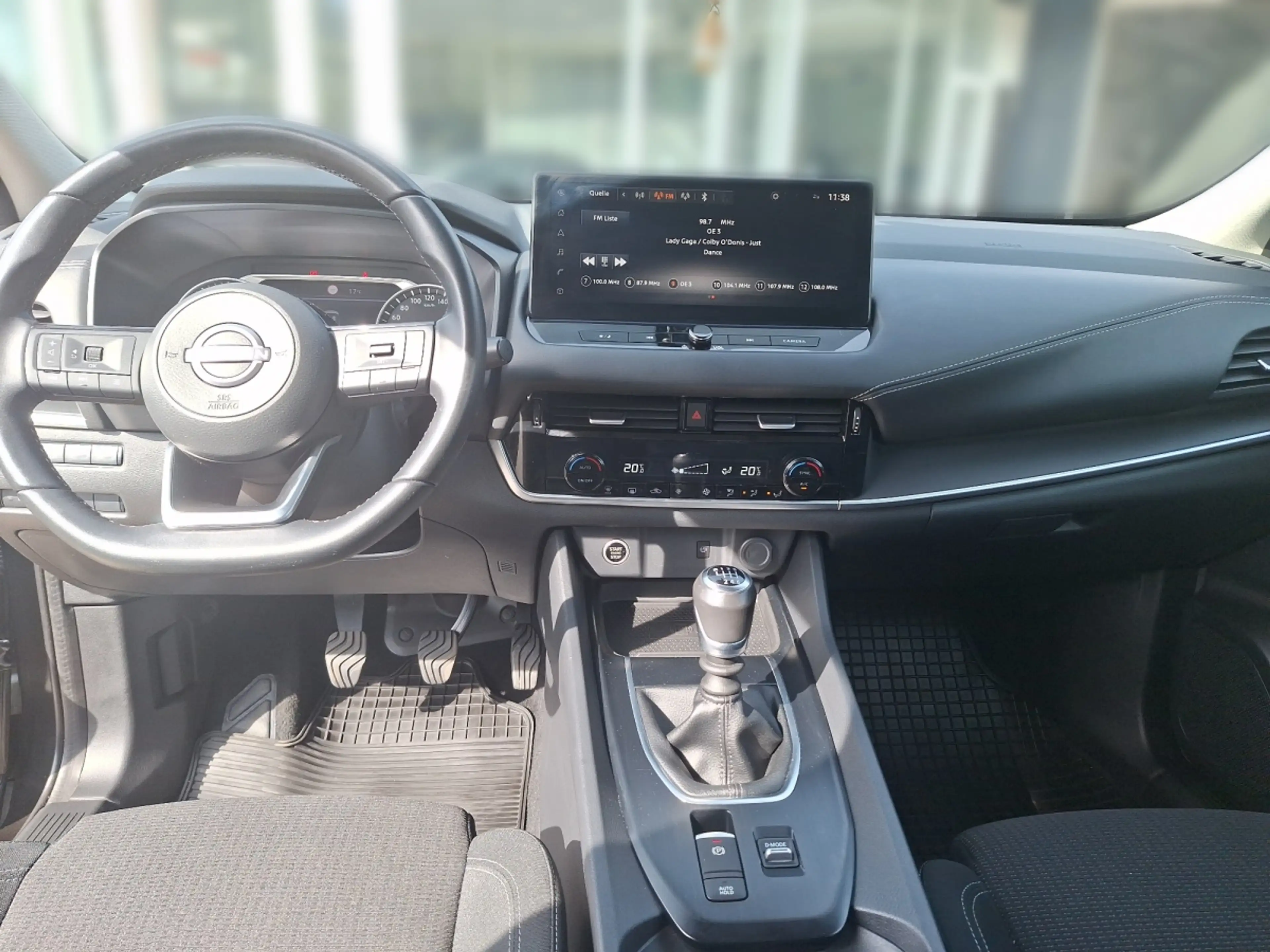 Nissan Qashqai Acenta 1,3 DIG-T MHEV 140PS — photo 4
