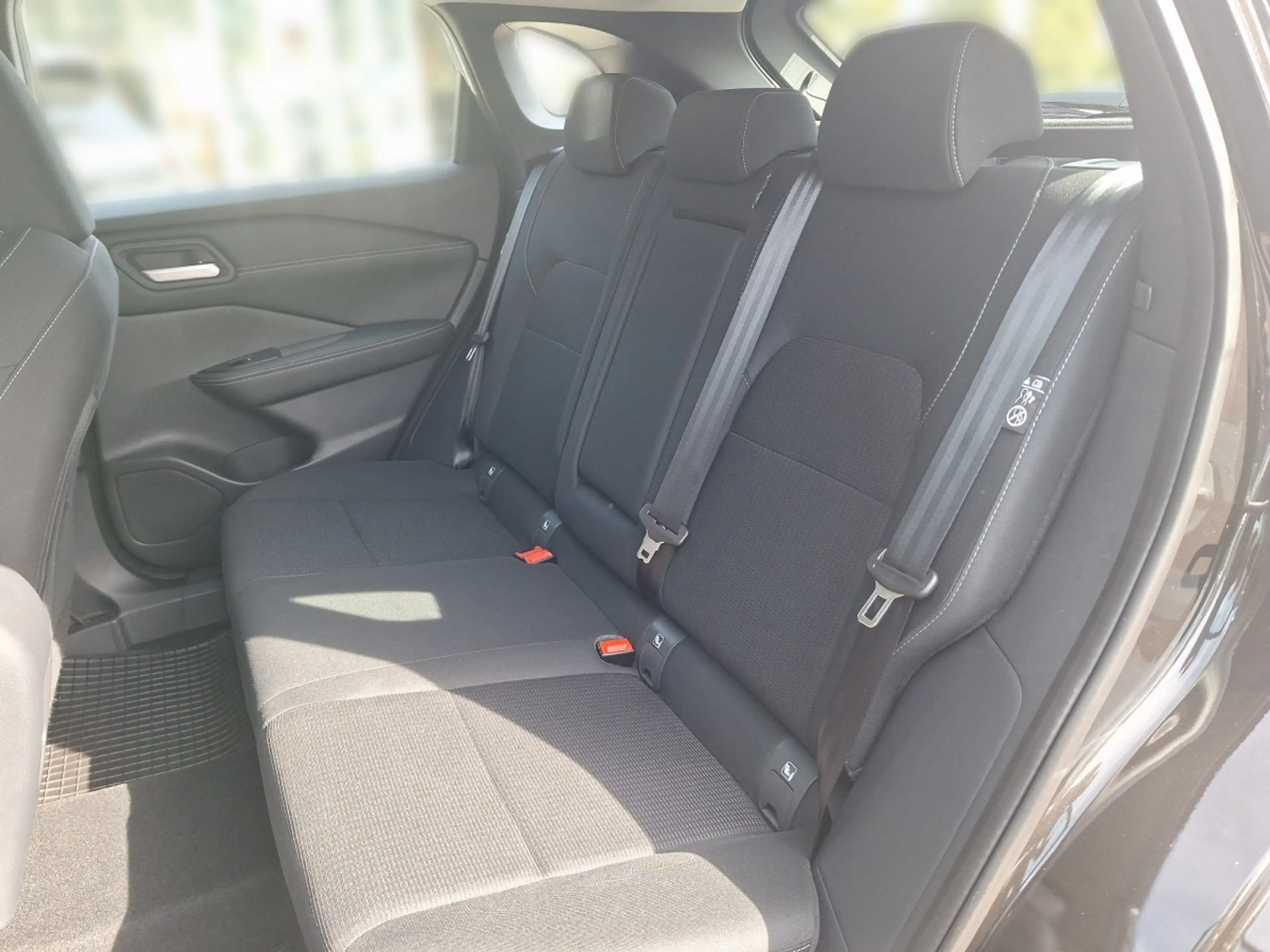 Nissan Qashqai Acenta 1,3 DIG-T MHEV 140PS — photo 11