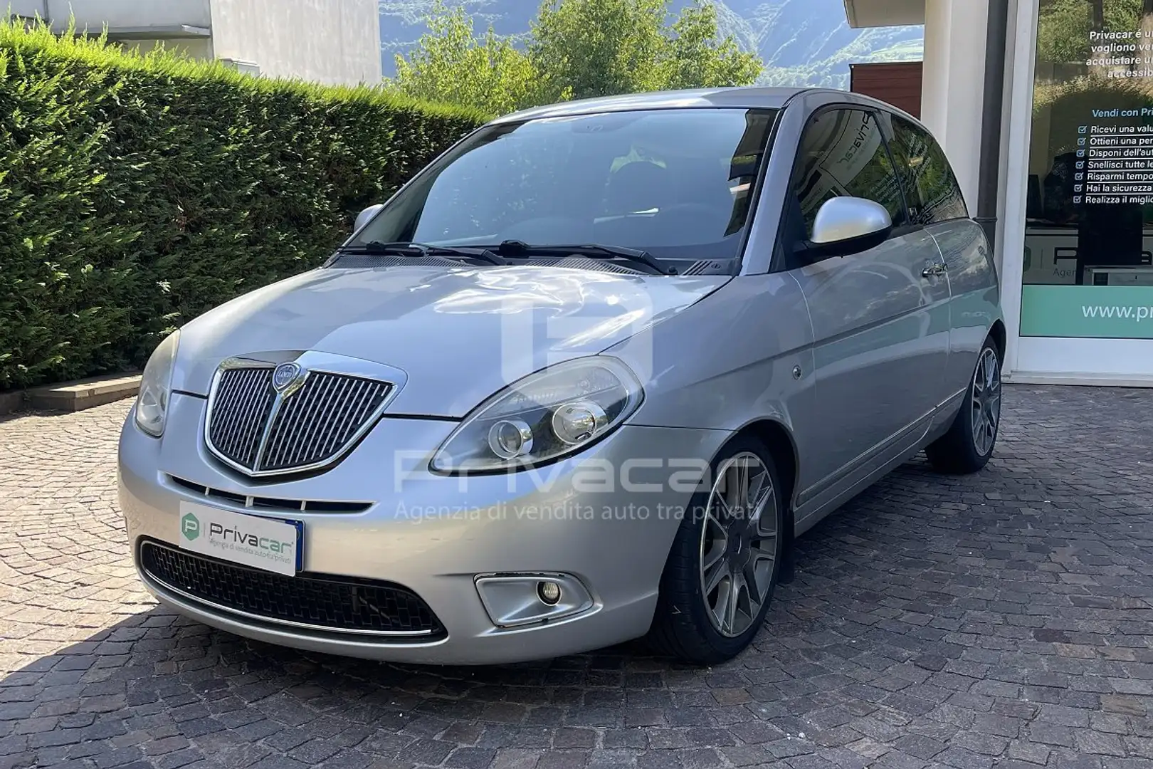 Lancia Ypsilon Ypsilon 1.3 MJT 75 CV Unyca Argento - 1