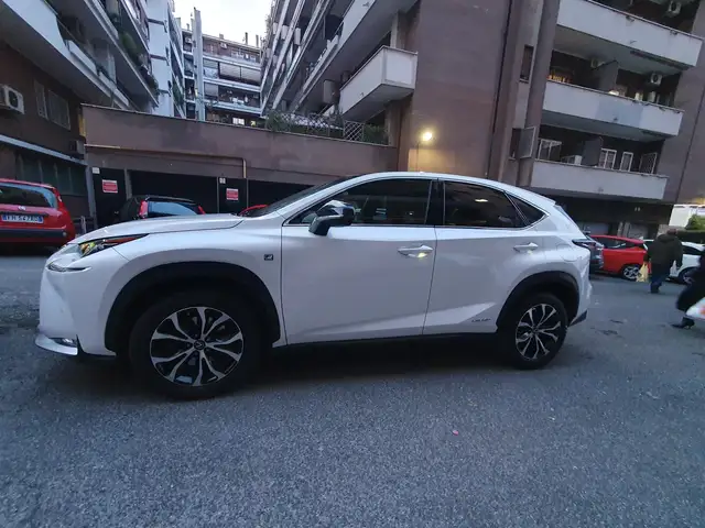 Lexus NX 300