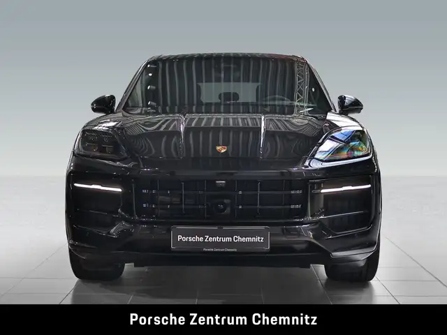 Porsche Cayenne view 4