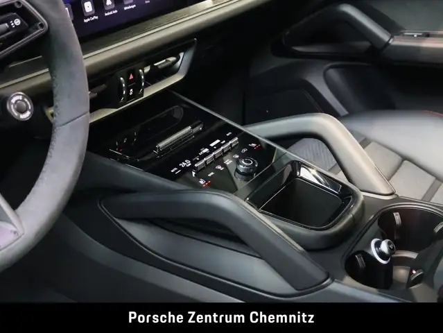 Porsche Cayenne view 14