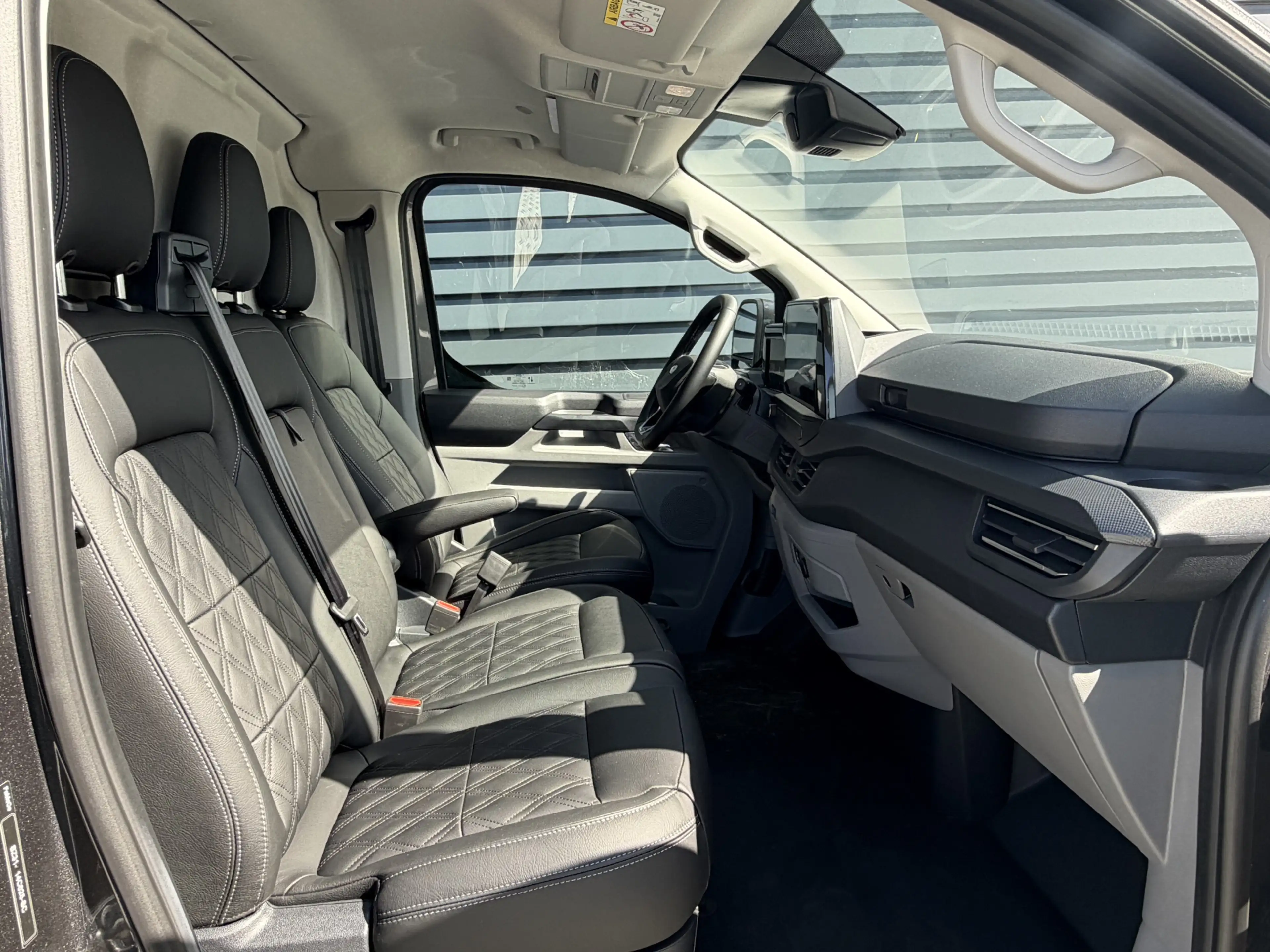 Ford E-Transit Cust. 340 L2H1 Limited 71 kWh NEXT LEVEL 2 x schui — photo 3