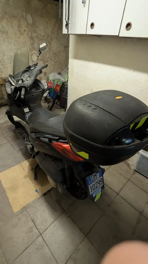 Yamaha X-Max 250 Чорний - 1