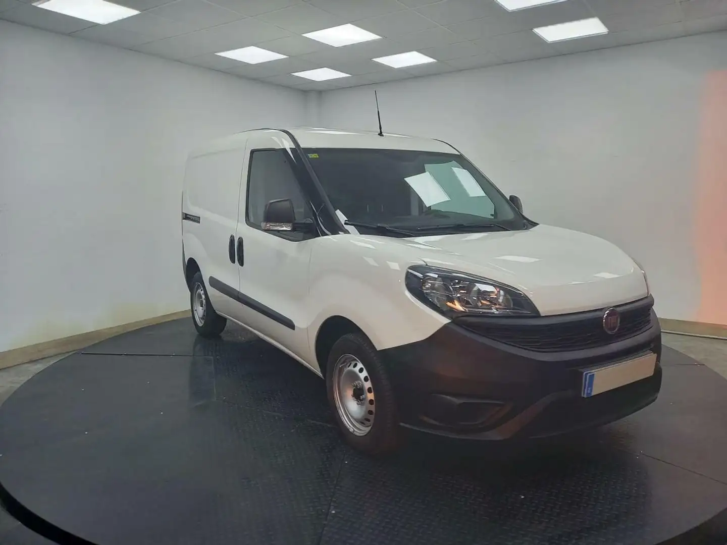 Fiat Dobló BASE 1.3 MULTIJET 70KW (95CV) Blanco - 2