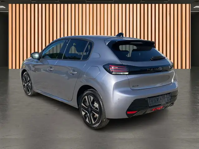 Peugeot 208 view 8