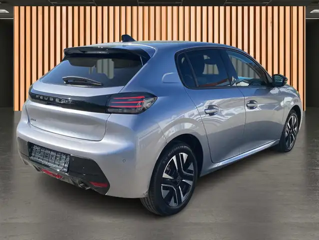 Peugeot 208 view 6