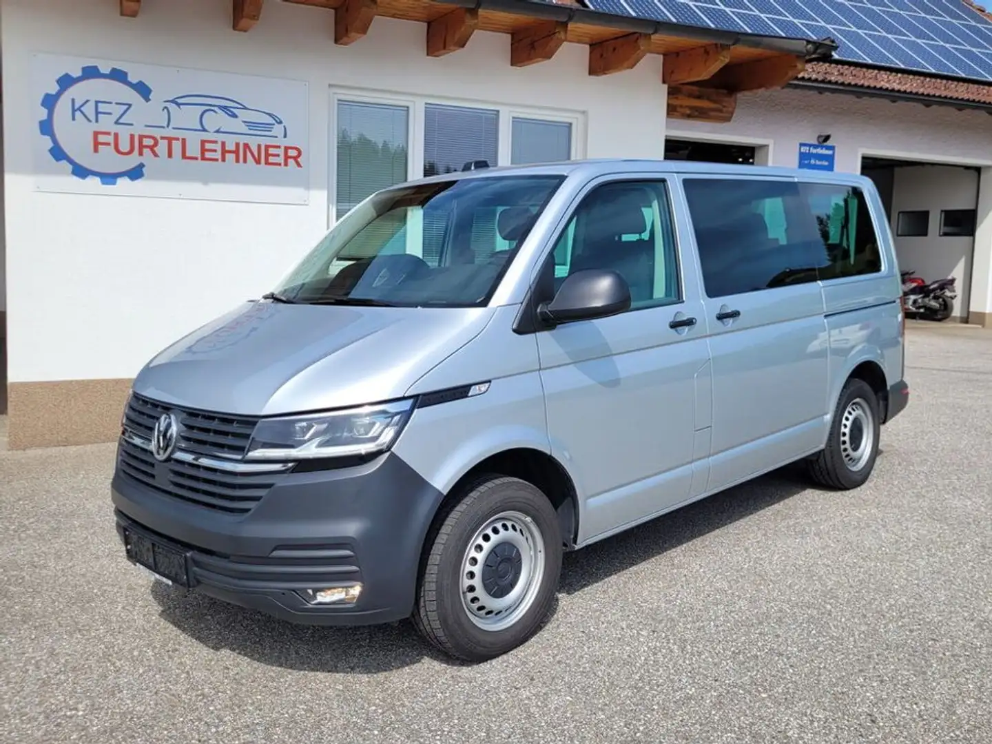 Volkswagen T6.1 Kombi TDI 4MOTION Silber - 1