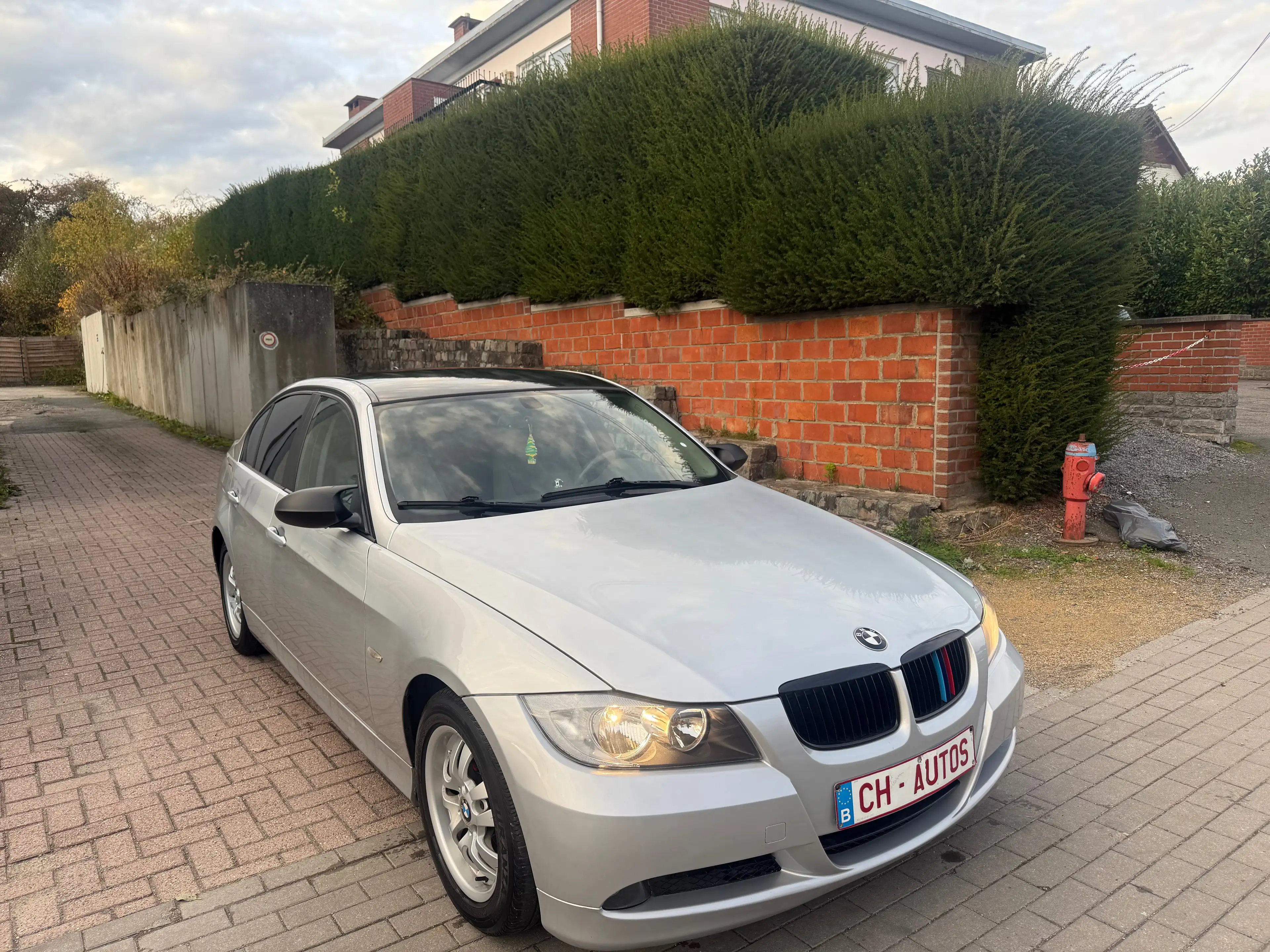 BMW 325 i‼️BOITE AUTO‼️PRETE A IMMATRICULÉ G