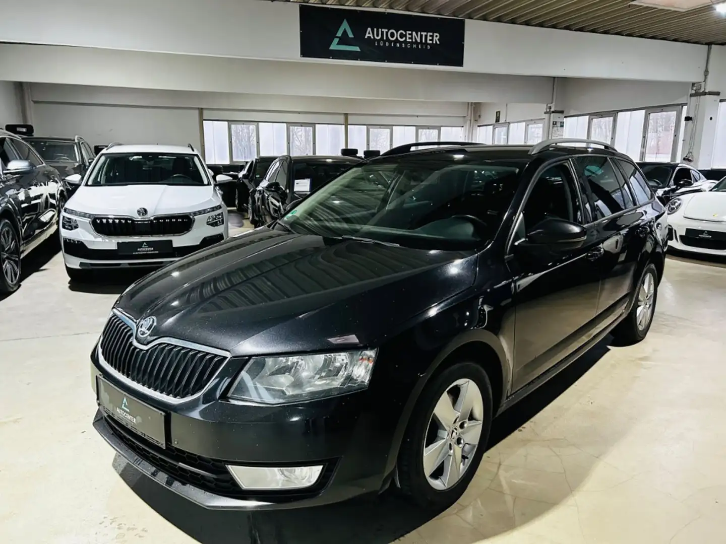 Skoda Octavia Combi Ambition*Pdc*Shz*Klimaut.*Navi* Schwarz - 1
