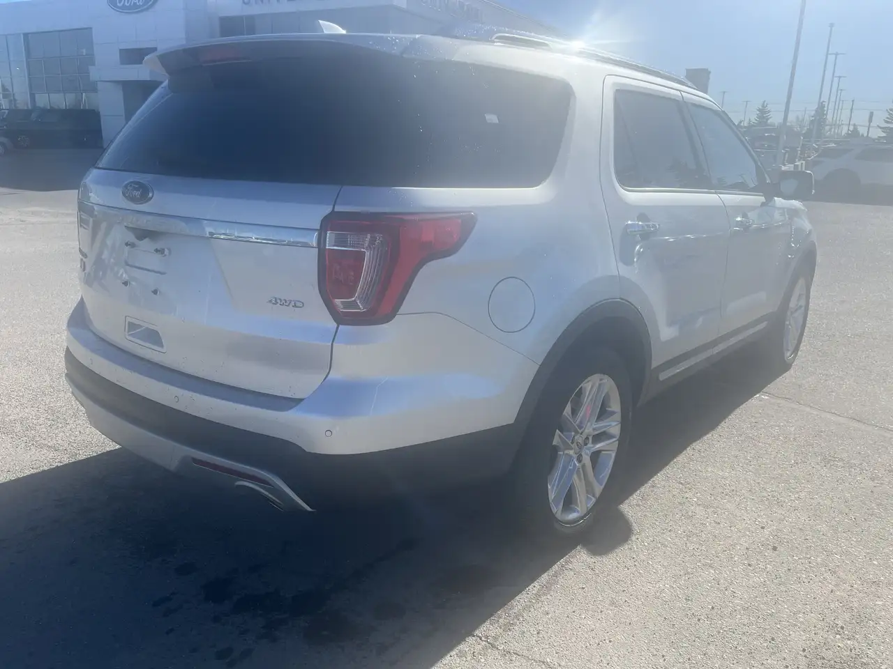 Ford Explorer photo Ford Explorer