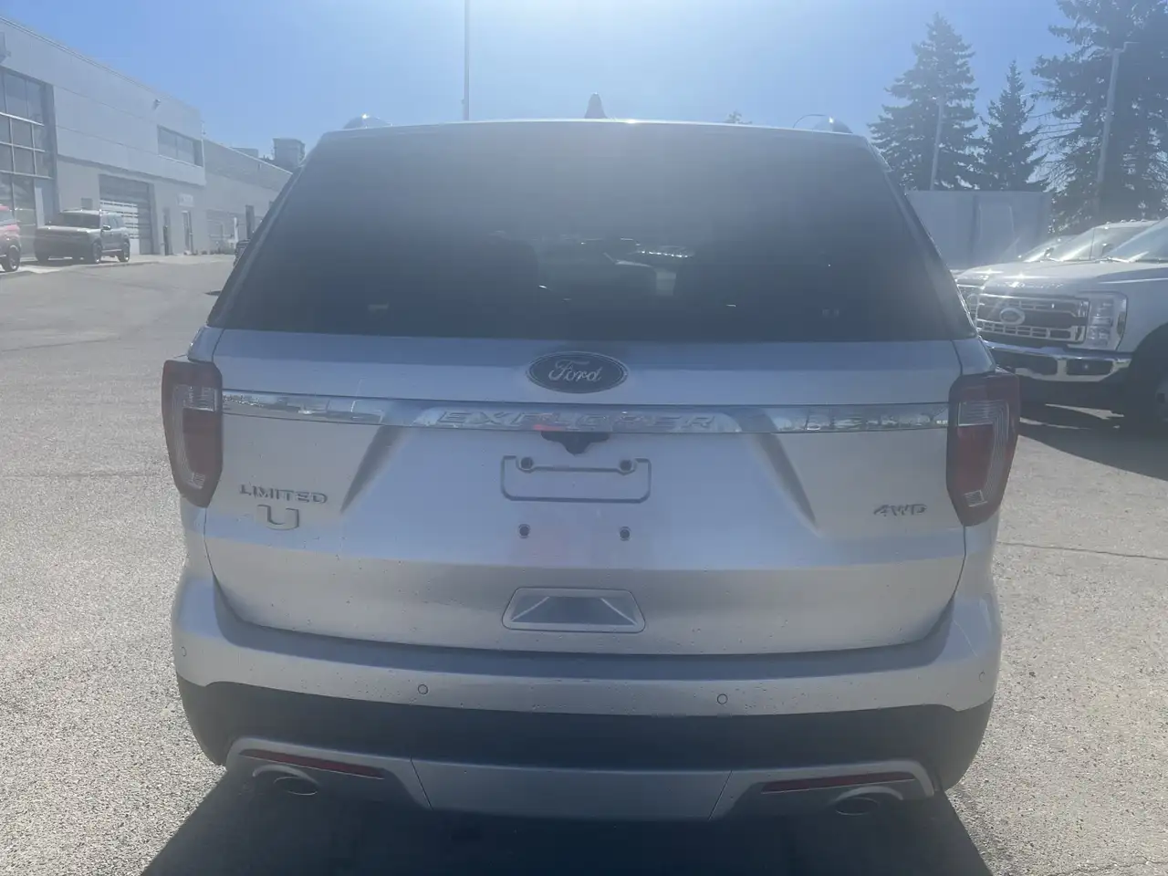 Ford Explorer photo Ford Explorer