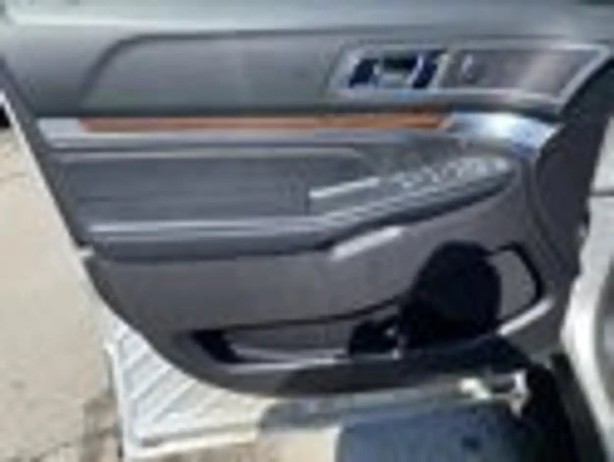 Ford Explorer photo Ford Explorer