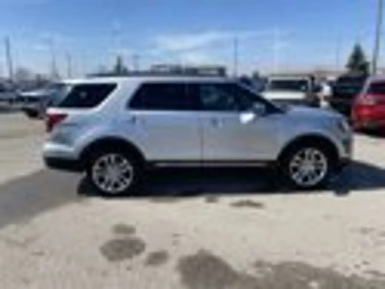 Ford Explorer photo Ford Explorer