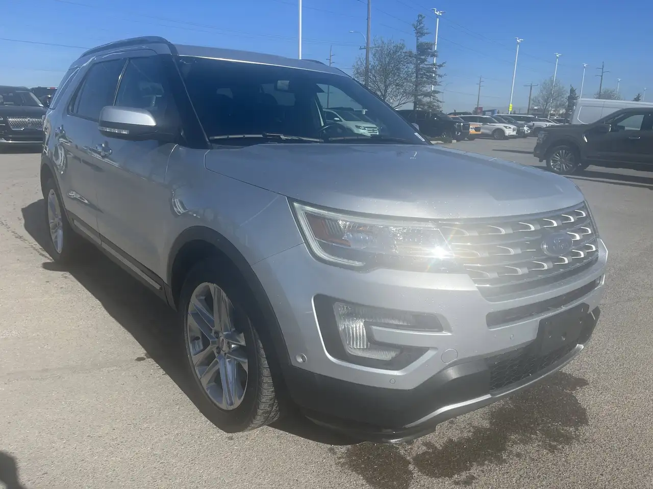 Ford Explorer photo Ford Explorer