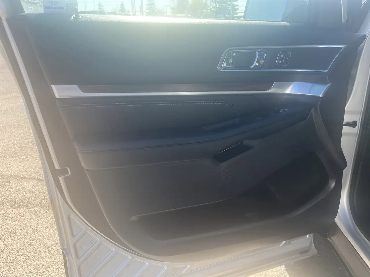 Ford Explorer photo Ford Explorer