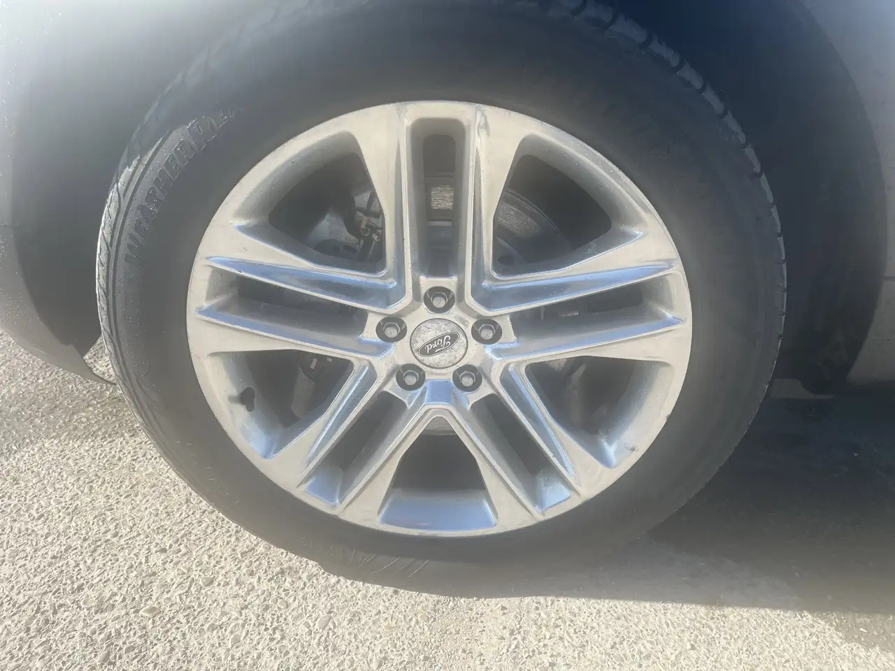 Ford Explorer photo Ford Explorer