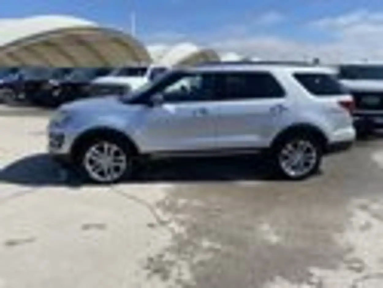 Ford Explorer photo Ford Explorer