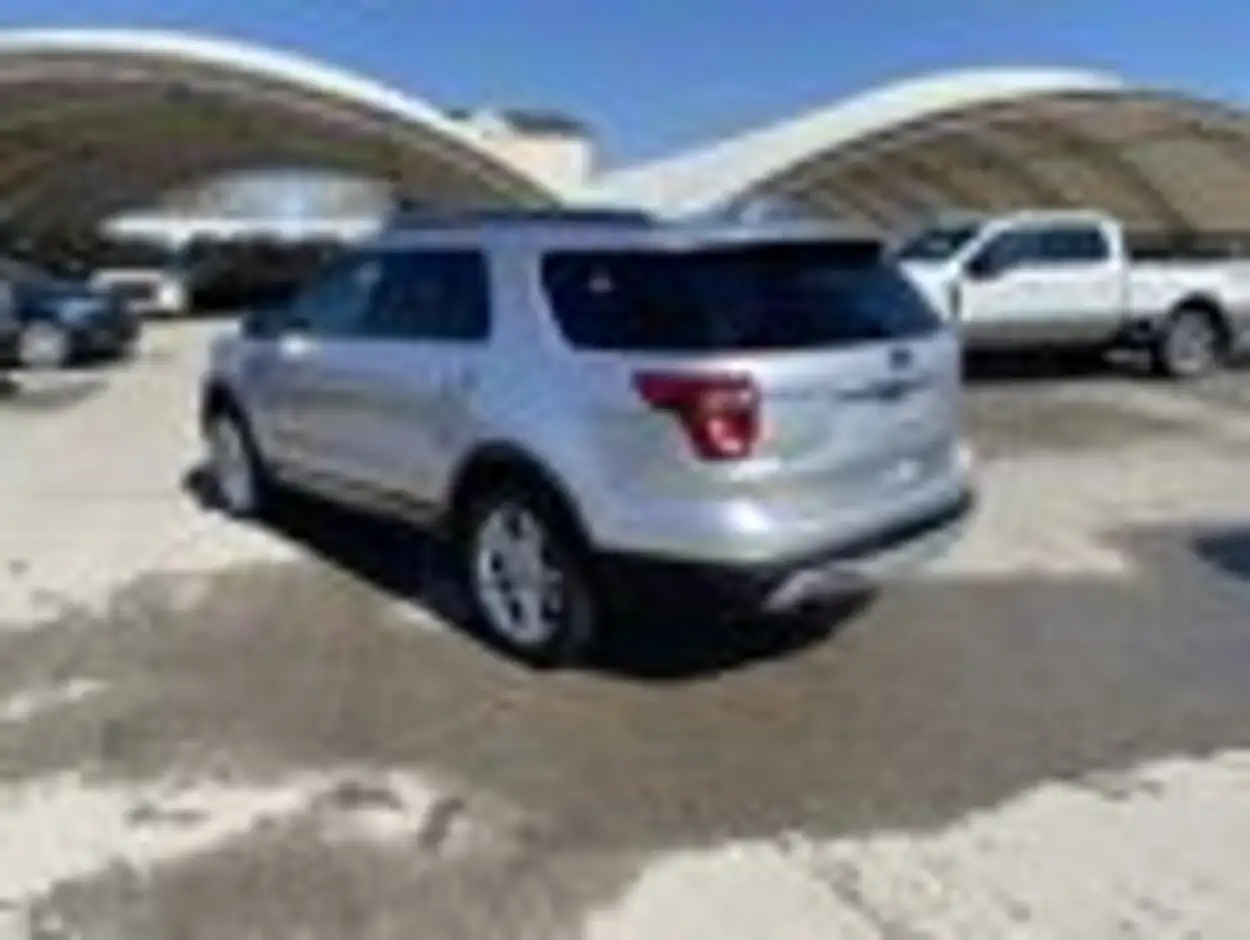 Ford Explorer photo Ford Explorer