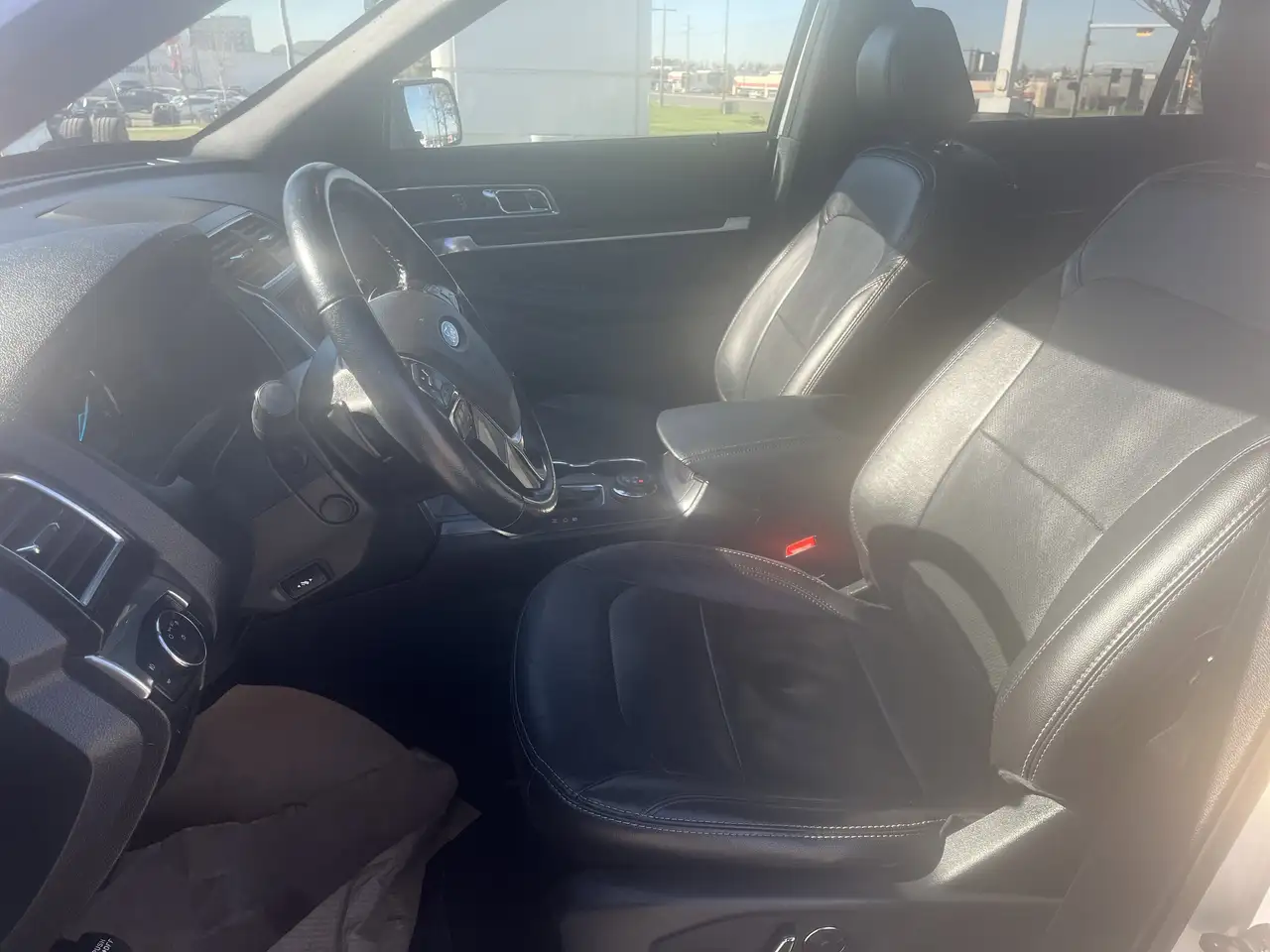 Ford Explorer photo Ford Explorer