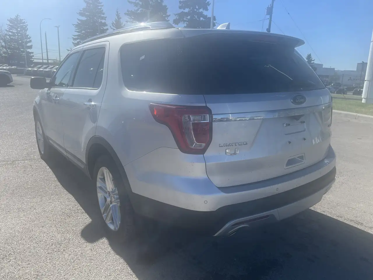 Ford Explorer photo Ford Explorer