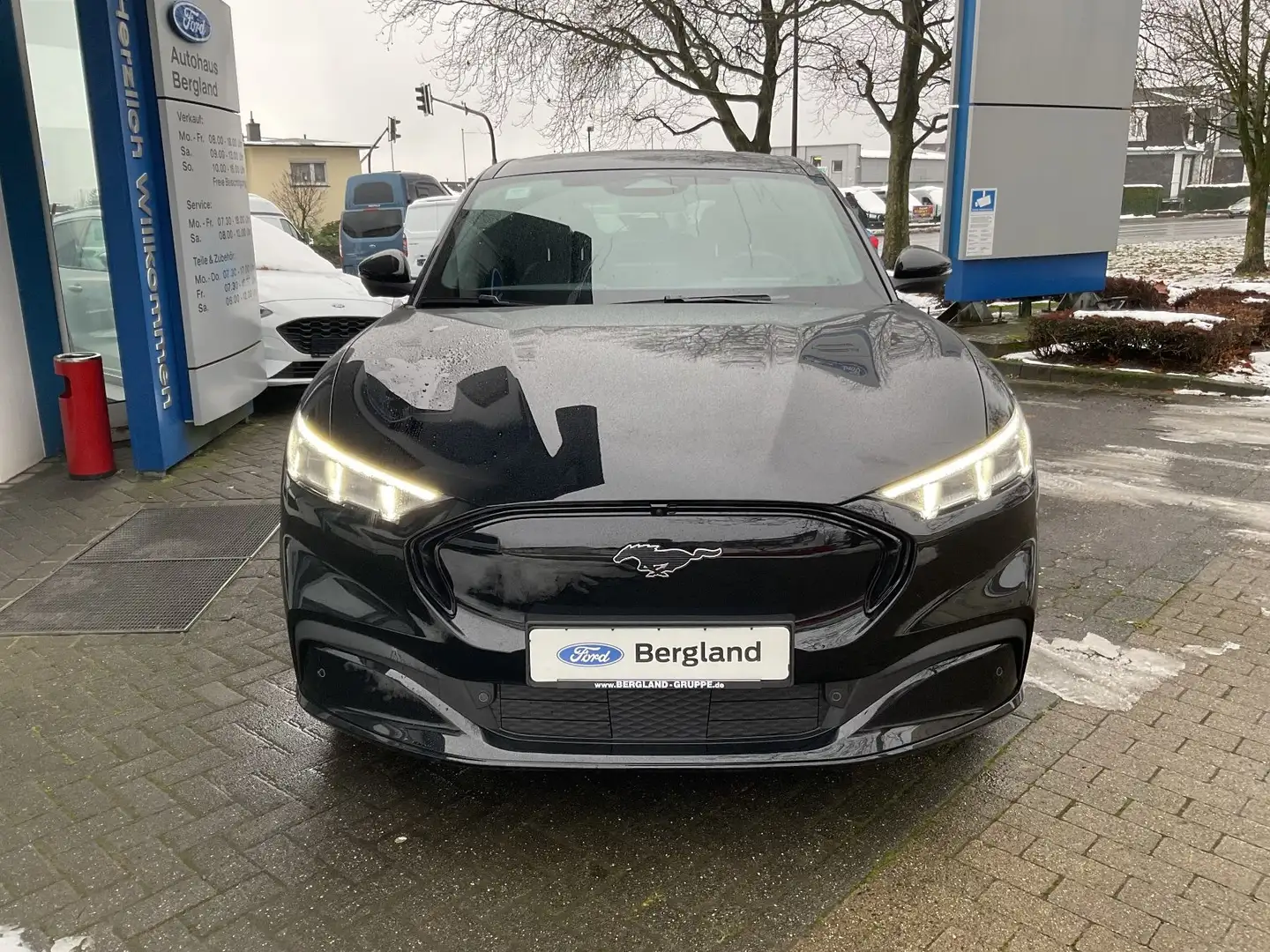 Ford Mustang Mach-E Mach-E RWD SHZ/CARPLAY/ACC/KLIMAAUT/B&O Schwarz - 2
