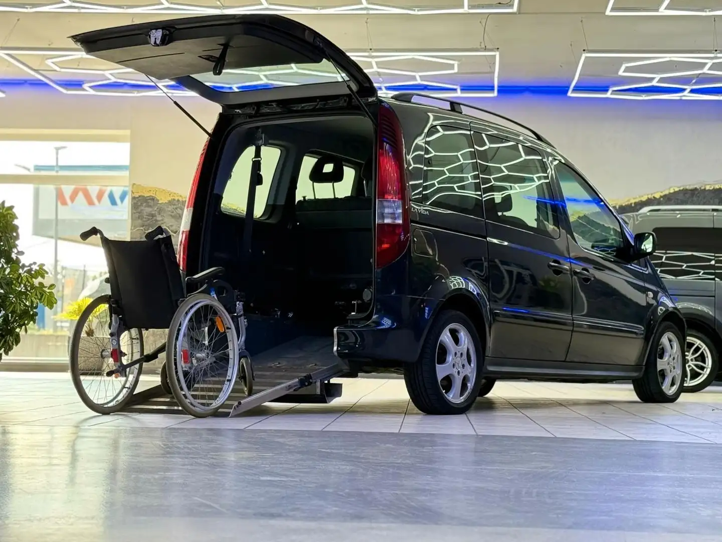 Mercedes-Benz Vaneo -Behindertengerecht-Rampe Noir - 1